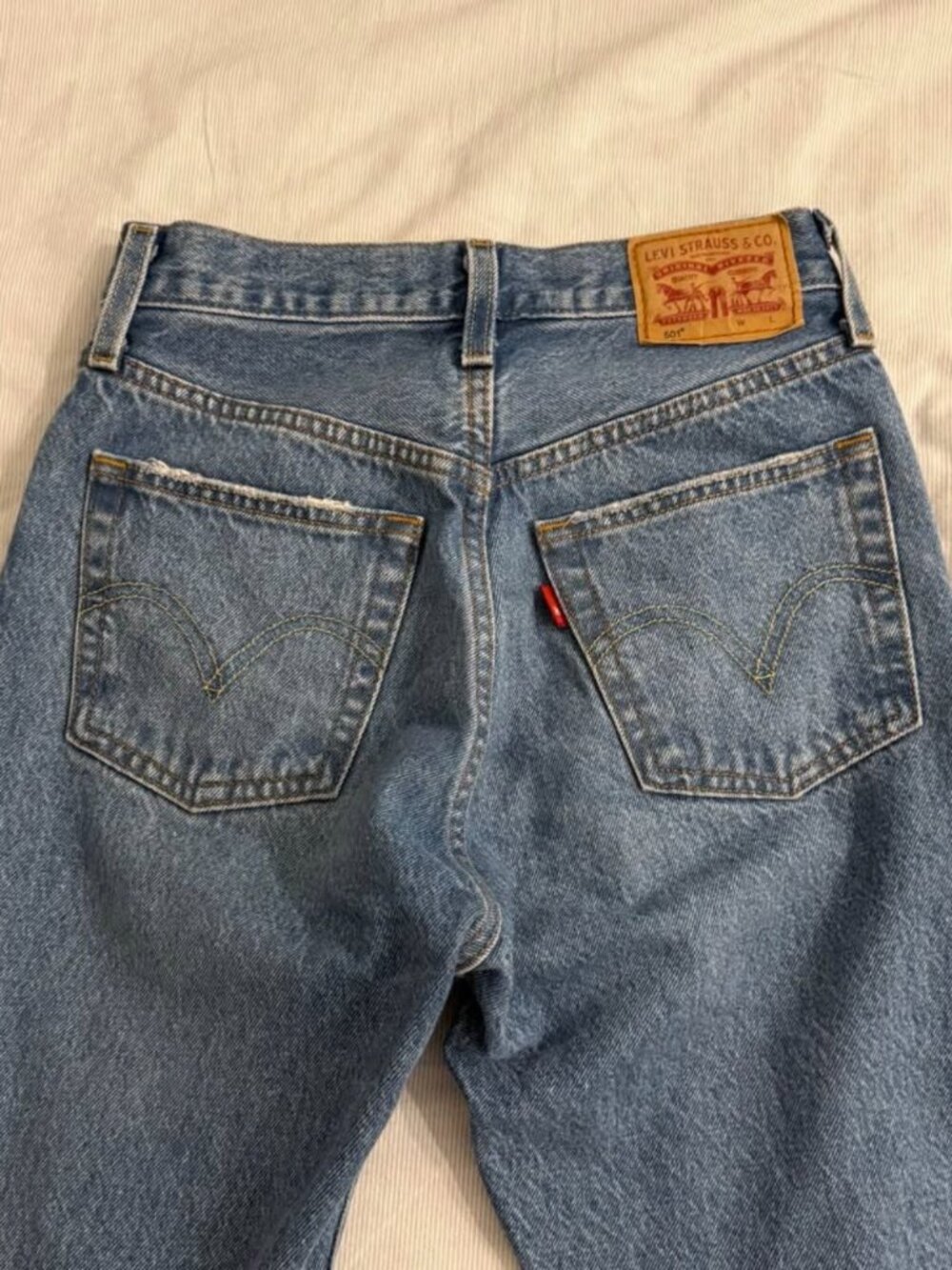 LEVI'S 501 RIPPED JEAN - Picture 5 of 7